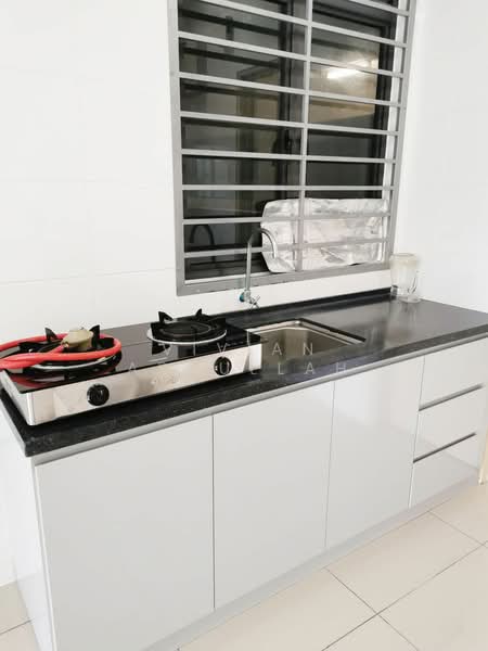 Service Residence for Sale at ARC @ Austin Hills - Vivian Abdullah - Kitchen - PropertyGuru.com.my