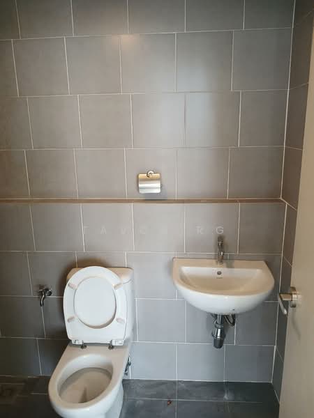 Service Residence for Sale at Flexis @ One South - Tavon RG - Bathroom - PropertyGuru.com.my
