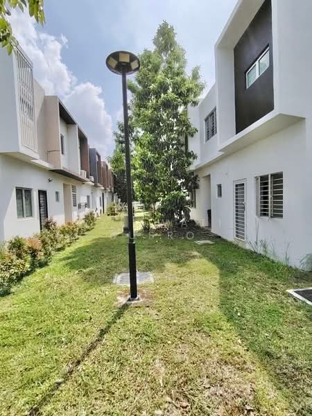 CORNER LOT Double Storey Terrace Casa Green Cybersouth Dengkil untuk Untuk Dijual - RM 799,000, Feb 2026 - Exterior - PropertyGuru.com.my