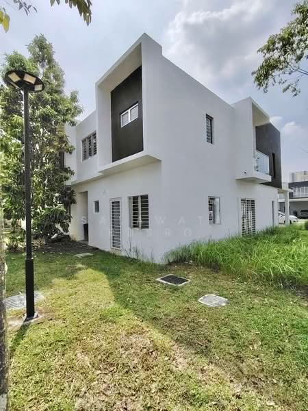 CORNER LOT Double Storey Terrace Casa Green Cybersouth Dengkil untuk Untuk Dijual - RM 799,000, Feb 2026 - Exterior - PropertyGuru.com.my