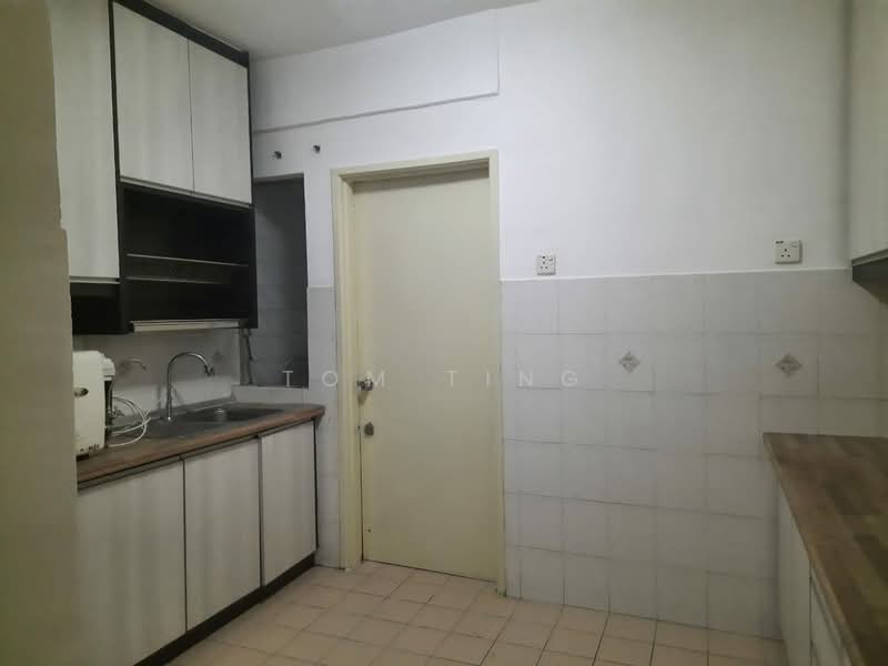 Condominium for Rent at Puncak Seri Kelana - Tom Ting - Kitchen - PropertyGuru.com.my