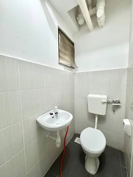Flat for Sale at Pangsapuri Putra - Noor Hidayah Mohamad Noor - Bathroom - PropertyGuru.com.my