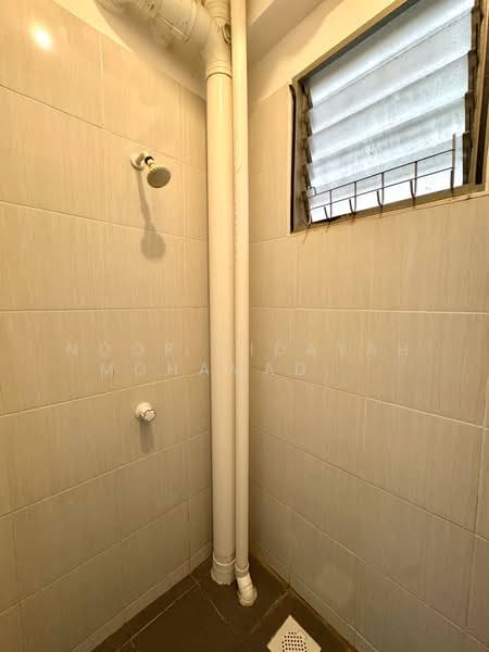 Flat for Sale at Pangsapuri Putra - Noor Hidayah Mohamad Noor - Bathroom - PropertyGuru.com.my