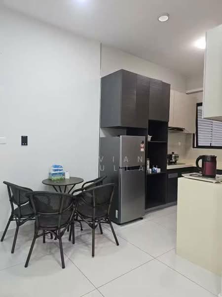 Condominium for Sale at Kings Bay @ Country Garden Danga Bay - Vivian Abdullah - Kitchen - PropertyGuru.com.my