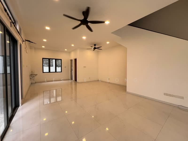 Bandar Country Homes Rawang untuk Untuk Dijual - RM 960,000, Feb 2026 - Living Room - PropertyGuru.com.my