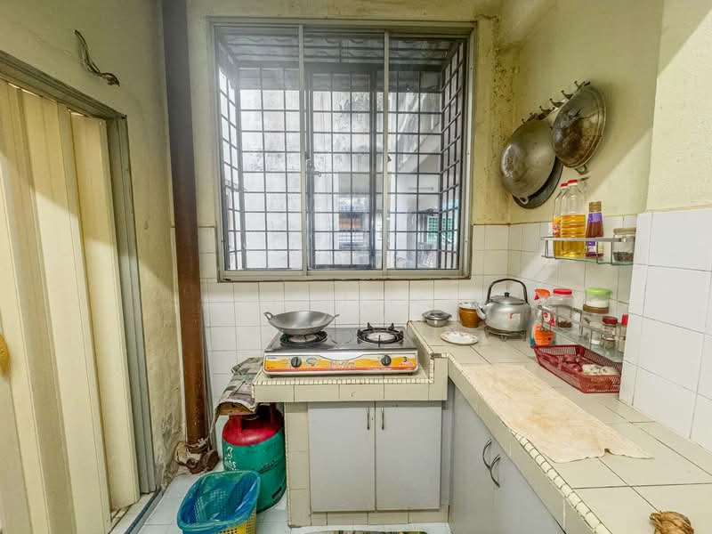 Apartment for Sale at Antara Apartment - M.J Zairin - Kitchen - PropertyGuru.com.my