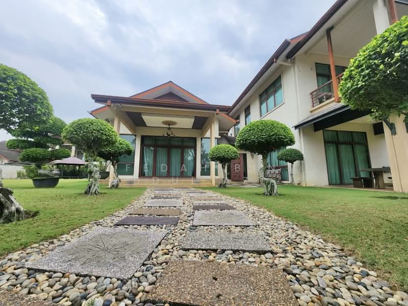Bungalow for Sale in Bukit Jelutong (Shah Alam) - Rafedah Binti Abdul Aziz - Exterior - PropertyGuru.com.my