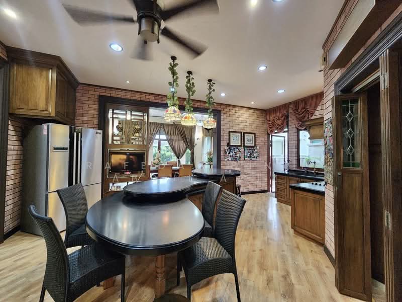 Bungalow for Sale in Bukit Jelutong (Shah Alam) - Rafedah Binti Abdul Aziz - Kitchen - PropertyGuru.com.my
