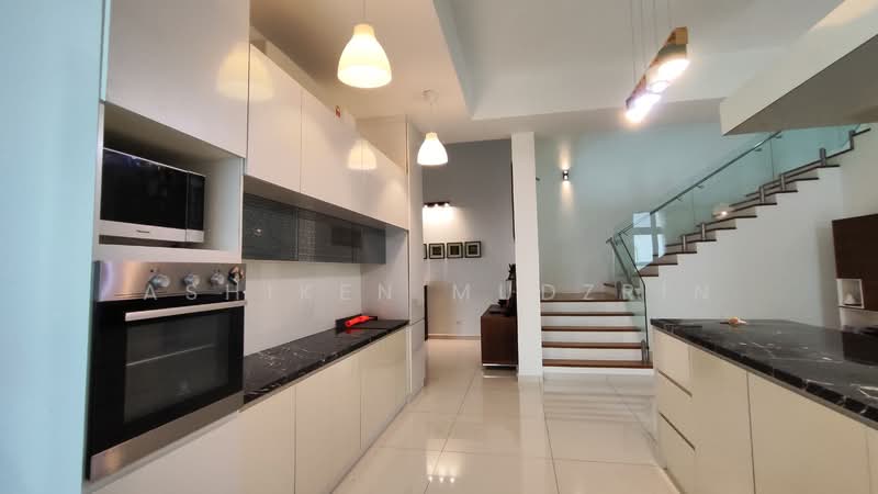 Semi-Detached House for Rent in Sepang (Selangor) - Ashiken Mudzrin - Dry Kitchen - PropertyGuru.com.my
