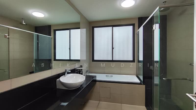 Semi-Detached House for Rent in Sepang (Selangor) - Ashiken Mudzrin - Bathroom - PropertyGuru.com.my