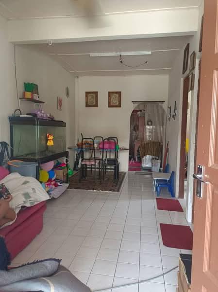 1-storey Terraced House for Sale in Ipoh (Perak) - Ck Nyau - Living Room - PropertyGuru.com.my