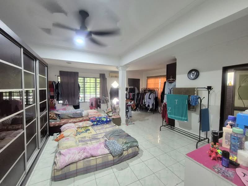 2-storey Terraced House for Sale in Seksyen 17 (Shah Alam) - Rafedah Binti Abdul Aziz - Bedroom - PropertyGuru.com.my