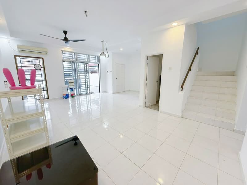 2-storey Terraced House for Sale in Taman Setia Indah (Tebrau) - Mars Hoe - Living Room - PropertyGuru.com.my