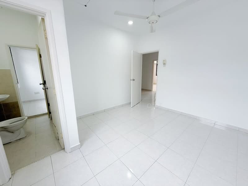 2-storey Terraced House for Sale in Taman Setia Indah (Tebrau) - Mars Hoe - Bathroom - PropertyGuru.com.my