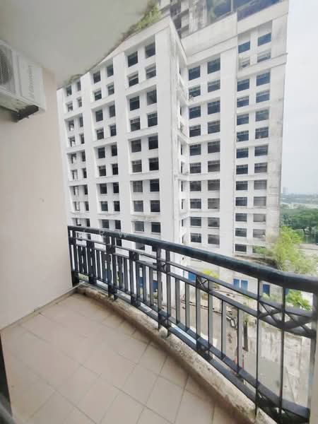 Larkin Utama (Menara Metro Larkin) untuk Untuk Dijual - RM 238,000, Feb 2026 - Balcony - PropertyGuru.com.my