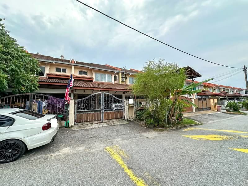 2-storey Terraced House for Sale in Seksyen 5 (Kota Damansara) - Nadia Jaafar - Exterior - PropertyGuru.com.my