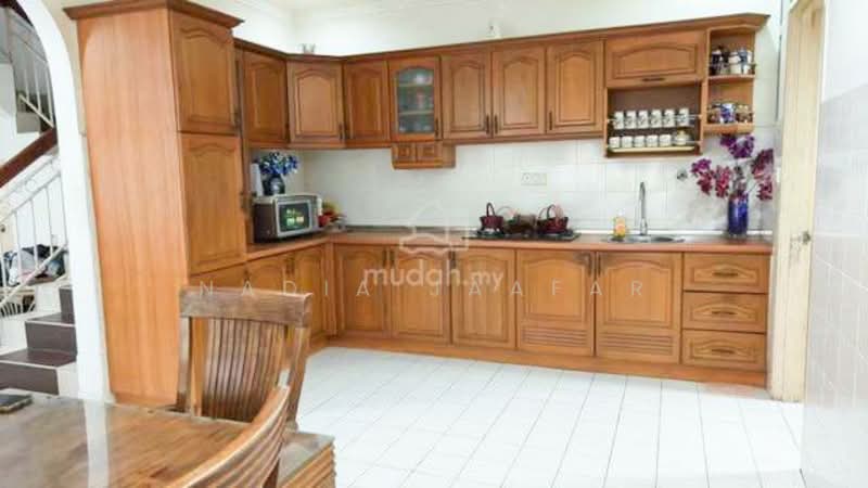 2-storey Terraced House for Sale in Seksyen 5 (Kota Damansara) - Nadia Jaafar - Kitchen - PropertyGuru.com.my