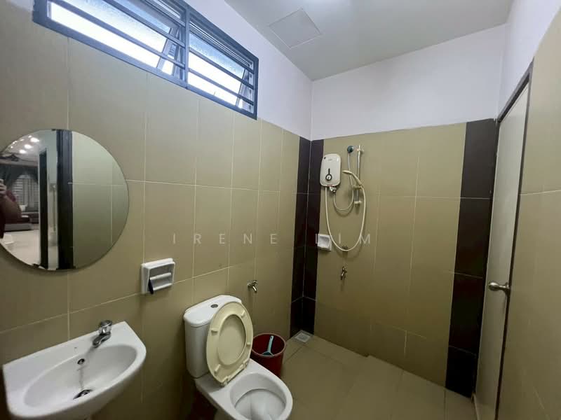 2-storey Terraced House for Rent in Bandar Uda Utama (Johor Bahru) - Irene Lim - Bathroom - PropertyGuru.com.my
