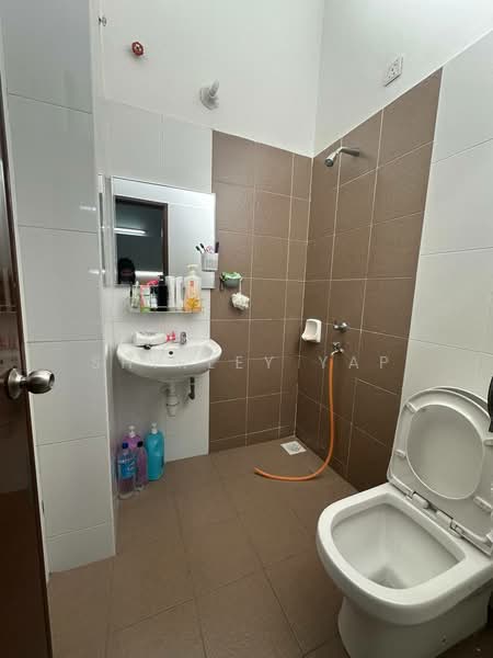 2-storey Terraced House for Sale in Taman Mutiara Rini (Skudai) - Shirley Yap - Bathroom - PropertyGuru.com.my