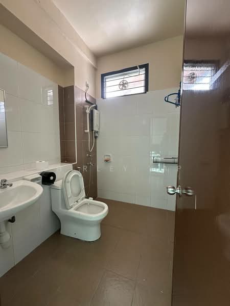 2-storey Terraced House for Sale in Taman Mutiara Rini (Skudai) - Shirley Yap - Bathroom - PropertyGuru.com.my