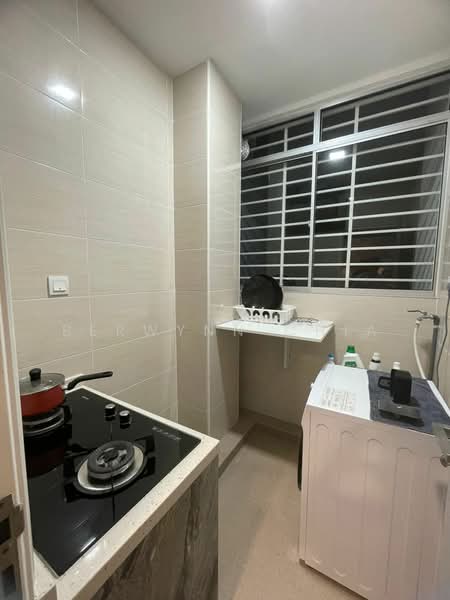 Condominium for Rent at La Thea Residences - Berwynn Chia - Kitchen - PropertyGuru.com.my