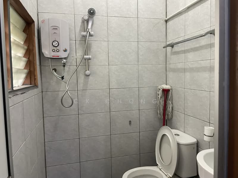 Taman Koperasi Cuepacs Kajang untuk Untuk Disewa - RM 1,500 /bulan, Feb 2026 - Bathroom - PropertyGuru.com.my