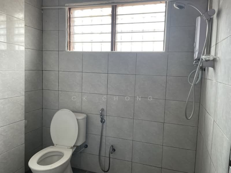 Taman Koperasi Cuepacs Kajang untuk Untuk Disewa - RM 1,500 /bulan, Feb 2026 - Bathroom - PropertyGuru.com.my