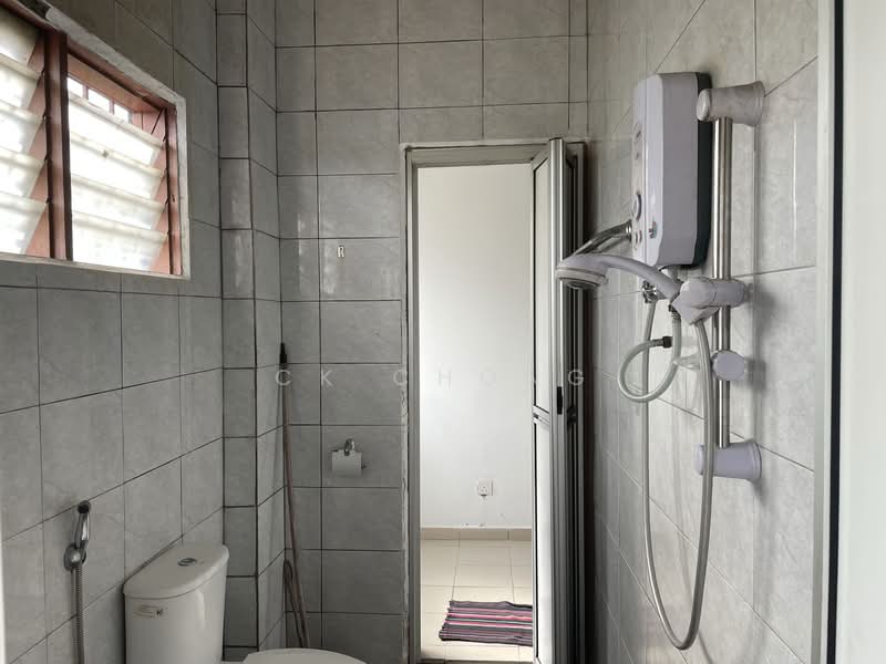 Taman Koperasi Cuepacs Kajang untuk Untuk Disewa - RM 1,500 /bulan, Feb 2026 - Bathroom - PropertyGuru.com.my