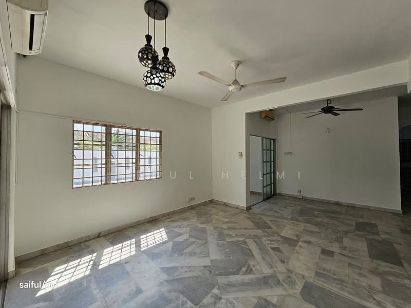 Bukit Raja untuk Untuk Dijual - RM 660,000, Feb 2026 - Living Room - PropertyGuru.com.my