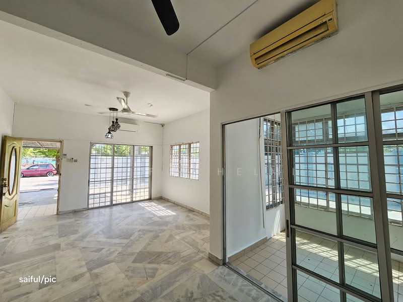 Bukit Raja untuk Untuk Dijual - RM 660,000, Feb 2026 - Living Room - PropertyGuru.com.my