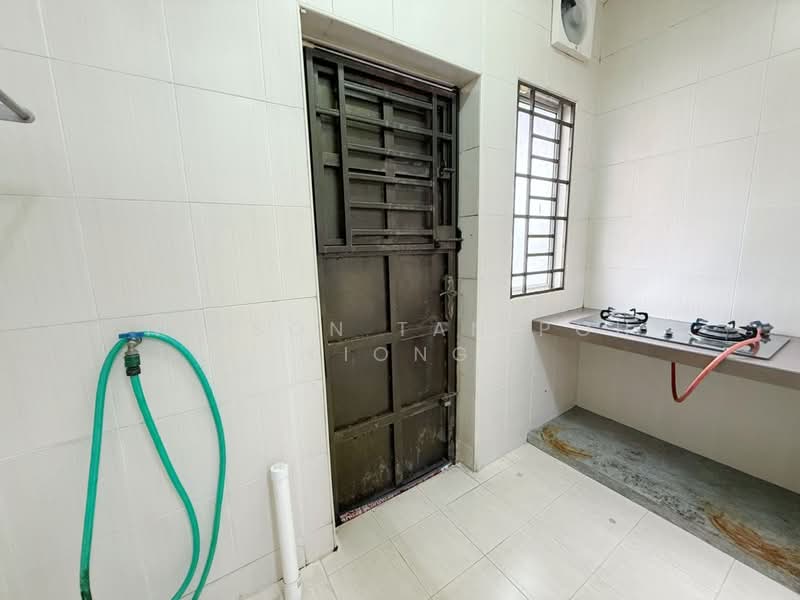 2-storey Terraced House for Sale in Setia Indah (Ulu Tiram) - Nelson Tan Poh Kiong - Kitchen - PropertyGuru.com.my