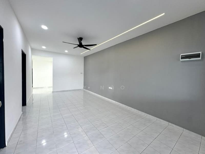 1-storey Terraced House for Sale in Taman Ungku Tun Aminah (Skudai) - SY Ngo - Living Room - PropertyGuru.com.my