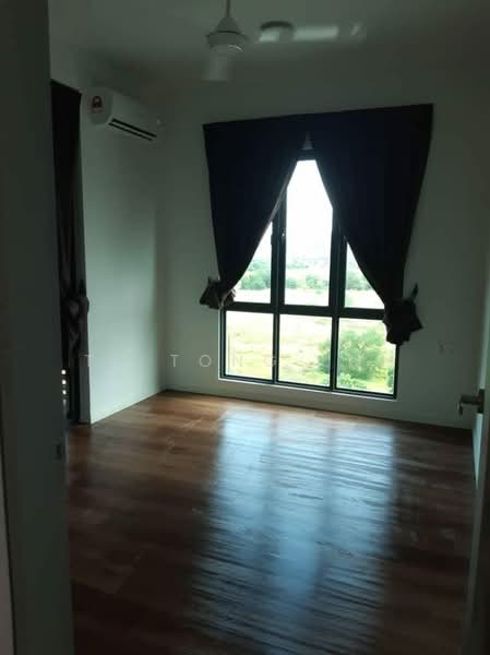 Service Residence for Sale at Suasana @ Utropolis - TC Tong Loh - Bedroom - PropertyGuru.com.my