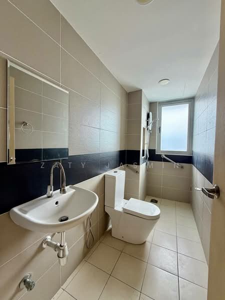 Service Residence for Sale at Saville @ Cheras - Zaty Jasmin - Bathroom - PropertyGuru.com.my