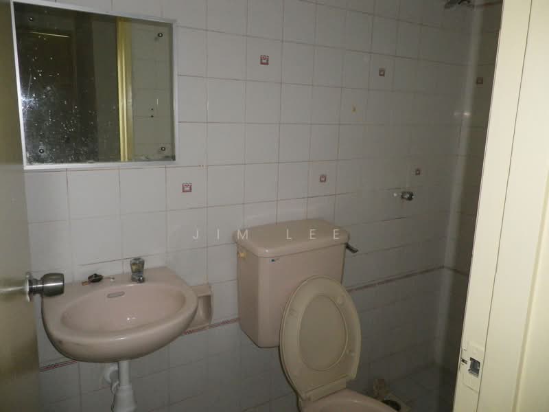 1.5-storey Terraced House for Sale in Subang Jaya (Selangor) - Jim Lee - Bathroom - PropertyGuru.com.my