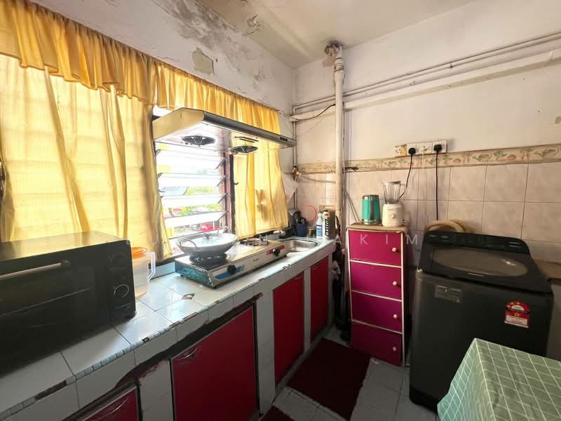 Flat for Sale at Flat Pkns Au3 - Lukman Hakim - PropertyGuru.com.my
