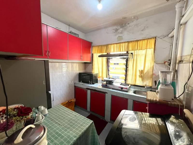 Flat for Sale at Flat Pkns Au3 - Lukman Hakim - PropertyGuru.com.my
