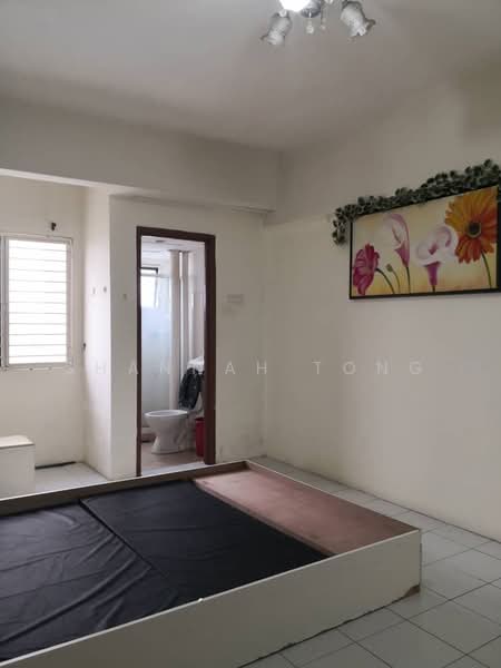 Apartment for Sale at Ixora - Shannah Tong - Bedroom - PropertyGuru.com.my