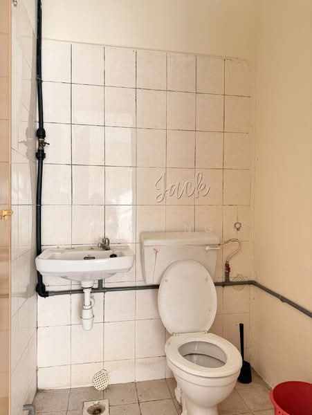 Shop / Office for Rent in Raja Uda (Butterworth) - Jack Ng - Bathroom - PropertyGuru.com.my
