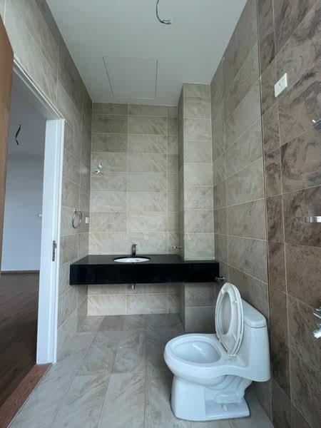Bungalow for Sale in Danga Bay (Johor Bahru) - Usha - Bathroom - PropertyGuru.com.my