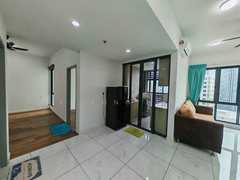Service Residence for Sale at Suasana @ Utropolis - TC Tong Loh - Living Room - PropertyGuru.com.my