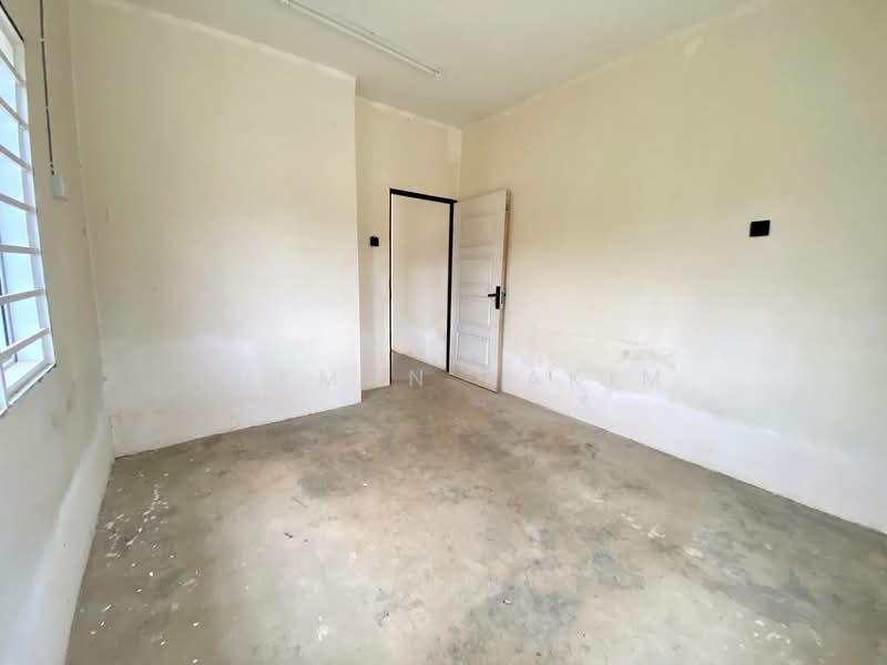 Bungalow for Sale in Taman Ehsan Ibu (Serendah) - Lukman Hakim - Interior - PropertyGuru.com.my