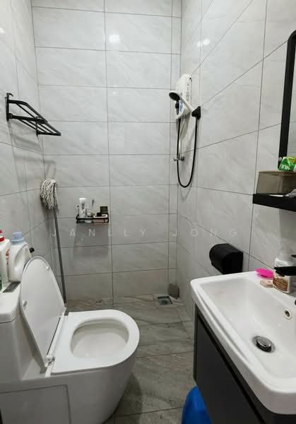 1-storey Terraced House for Sale in Taman Pulai Utama (Skudai) - Janlly Jong - Bathroom - PropertyGuru.com.my