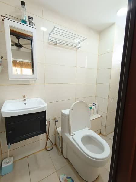 Condominium for Sale at Danau Idaman - Lukman Hakim - Bathroom - PropertyGuru.com.my