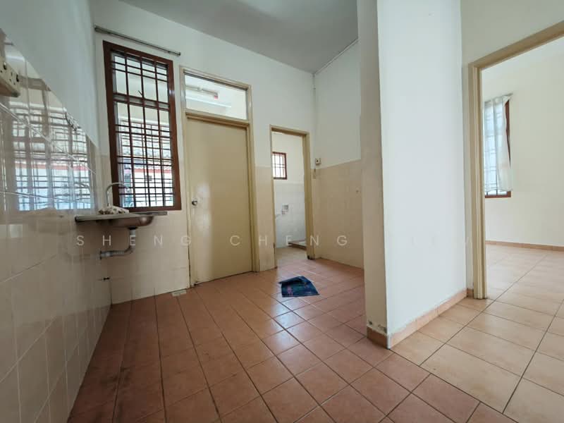 2-storey Terraced House for Sale in Setia Indah (Ulu Tiram) - Sheng Cheng Tiew - Kitchen - PropertyGuru.com.my