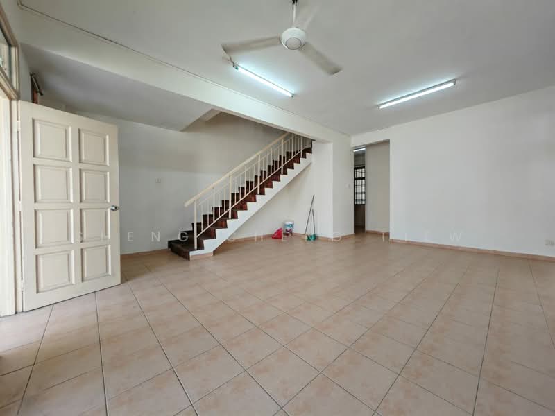 2-storey Terraced House for Sale in Setia Indah (Ulu Tiram) - Sheng Cheng Tiew - Living Room - PropertyGuru.com.my
