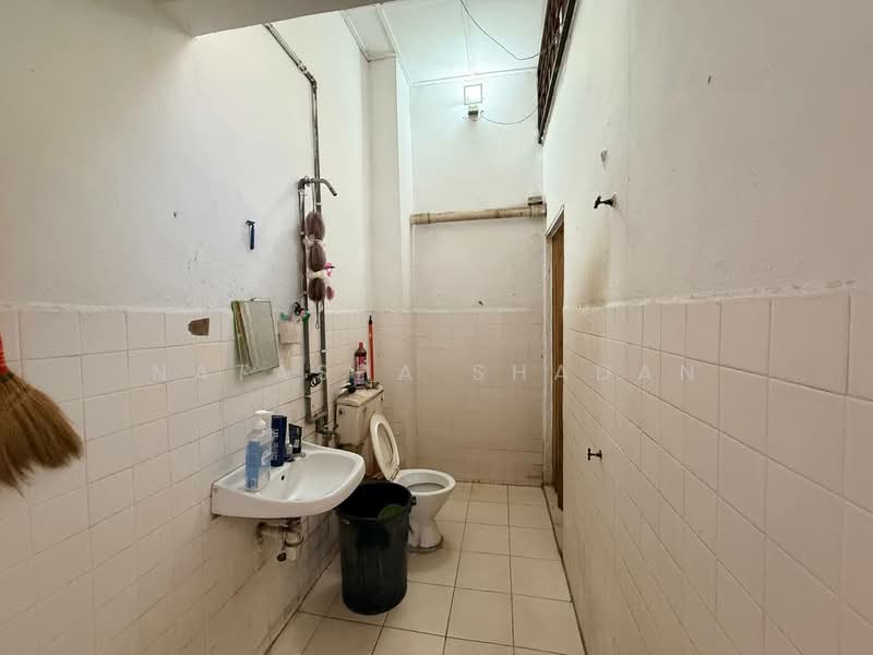2-storey Terraced House for Sale in Taman Puchong Perdana (Puchong) - Natasha Shadan - Bathroom - PropertyGuru.com.my