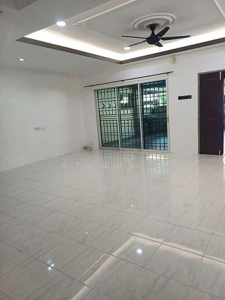 Taman Menglembu Impiana Adril untuk Untuk Dijual - RM 378,000, Feb 2026 - Living Room - PropertyGuru.com.my