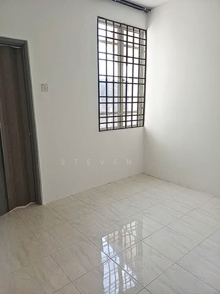 Taman Menglembu Impiana Adril untuk Untuk Dijual - RM 378,000, Feb 2026 - Bedroom - PropertyGuru.com.my