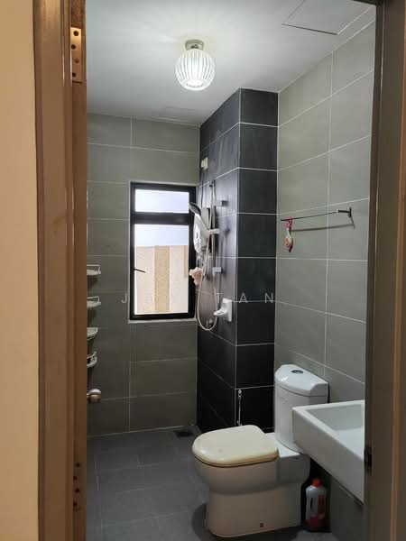 Service Residence for Rent at HYVE - Jay Tan - Bathroom - PropertyGuru.com.my